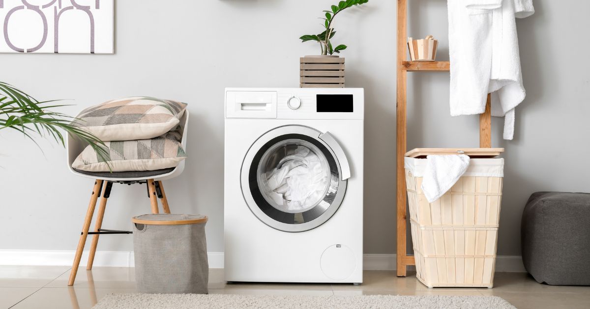 Mitä virhekoodit E1 ja E2 tarkoittavat pesukoneessasi ja miten ne voidaan korjata ilman ammattilaisen apua?