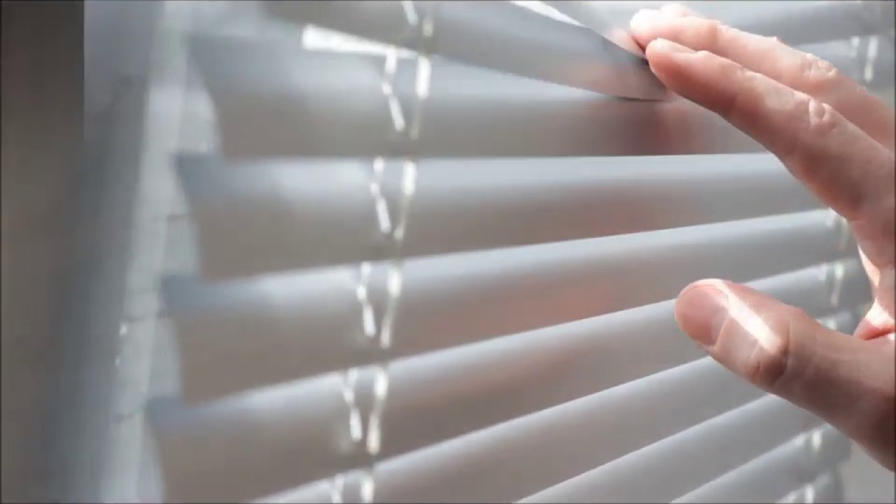 Verhot eivät ole koskaan olleet näin puhtaita: pikamenetelmä, joka poistaa pölyn vaivattomasti!