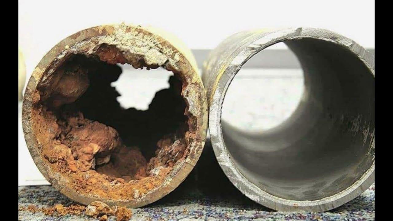 Putket tukossa? Älä kaada niihin vain etikkaa ja ruokasoodaa! Putkimies paljastaa totuuden: tämä menetelmä on nopeampi eikä vahingoita laitteita.