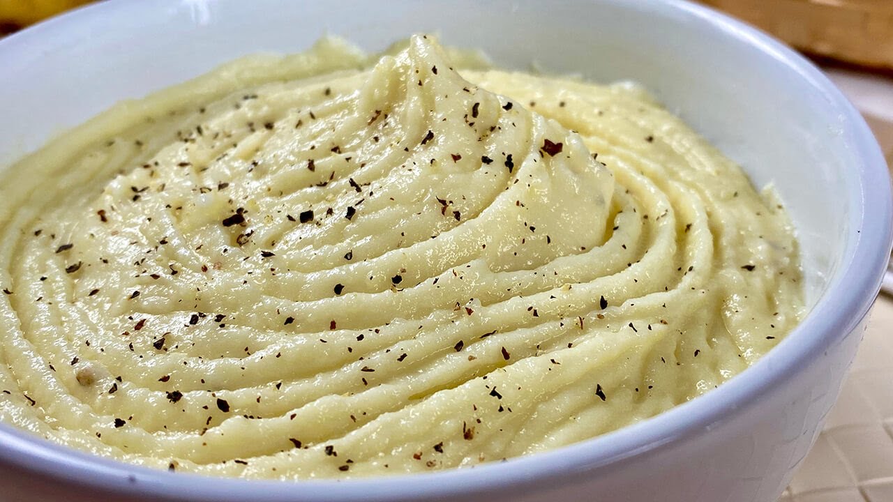 Miksi ripaus muskottipähkinää parantaa perunamuusin makua ja miten sitä käytetään oikein.