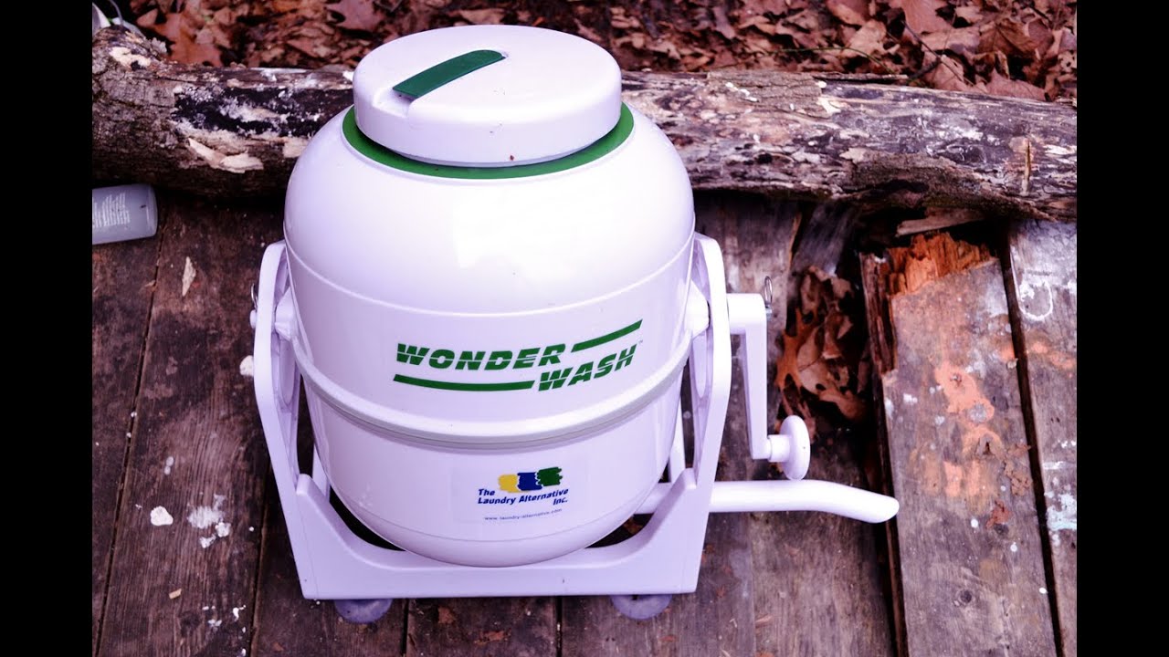 Suomalainen insinööri on kehittänyt kannettavan käsinpesukoneen, joka vähentää vedenkulutusta jopa 50 % asuinalueilla, joilla ei ole sähköä.