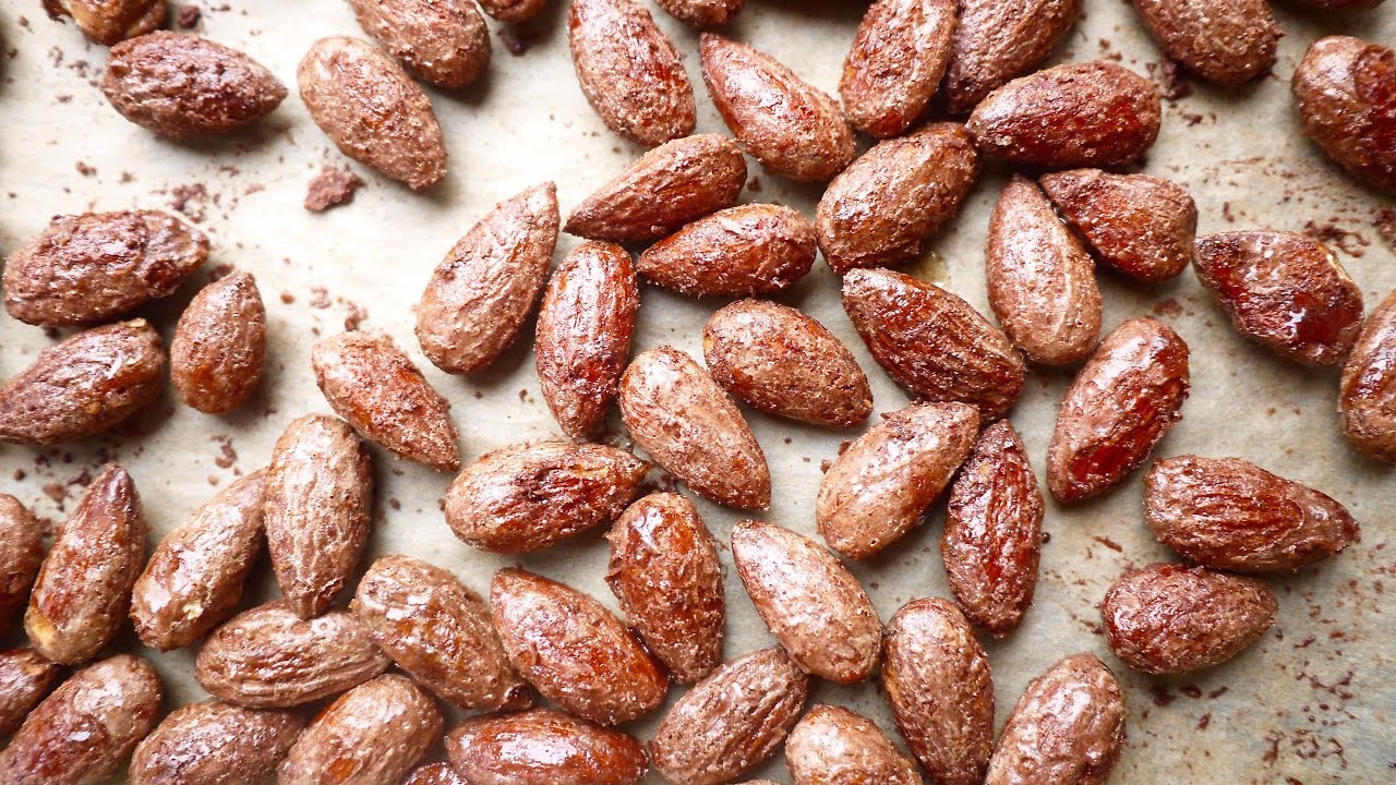 Paahdettu manteli: näin helppoa on valmistaa tämä klassinen ruokalaji friteerauskeittimessä.