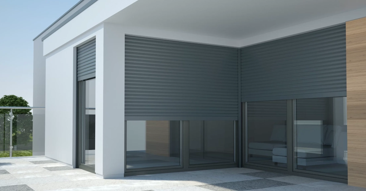 Ristikko-ovia ei enää käytetä talon julkisivussa: trendi, joka korvaa ne turvallisuuden ja tyylin vuoksi