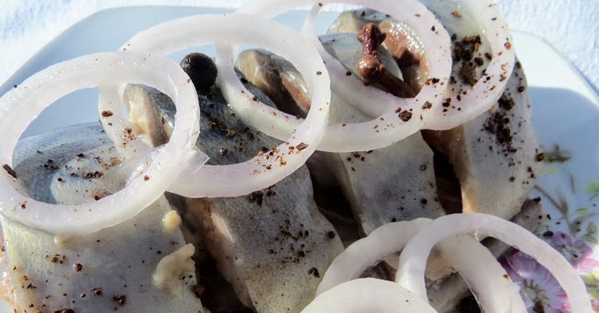 Marinoitu kotitekoinen makrilli: maukkaampi kuin mikään kaupasta ostettu makrilli