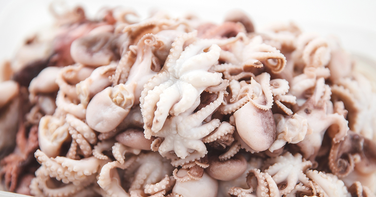 Carlos Arginano valmistaa mustekalan pannukakkuja ja tulista kastiketta, joka on erittäin maukas alkupala.