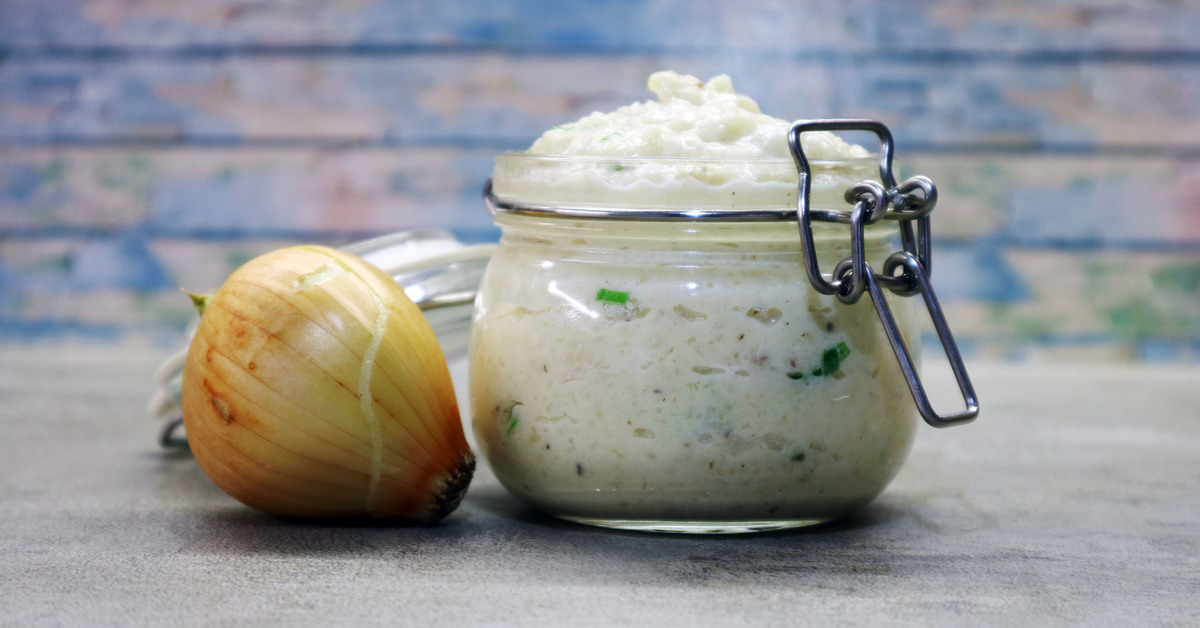 Mikä on Robert-kastike ja mitä ainesosia se sisältää: resepti kotona valmistamista varten