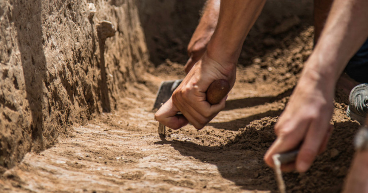 He aikoivat rakentaa sosiaalista asuntokantaa Ibizan keskustaan ja löysivät puisen Herakles-veistoksen, joka oli ollut veden alla 1700 vuotta.