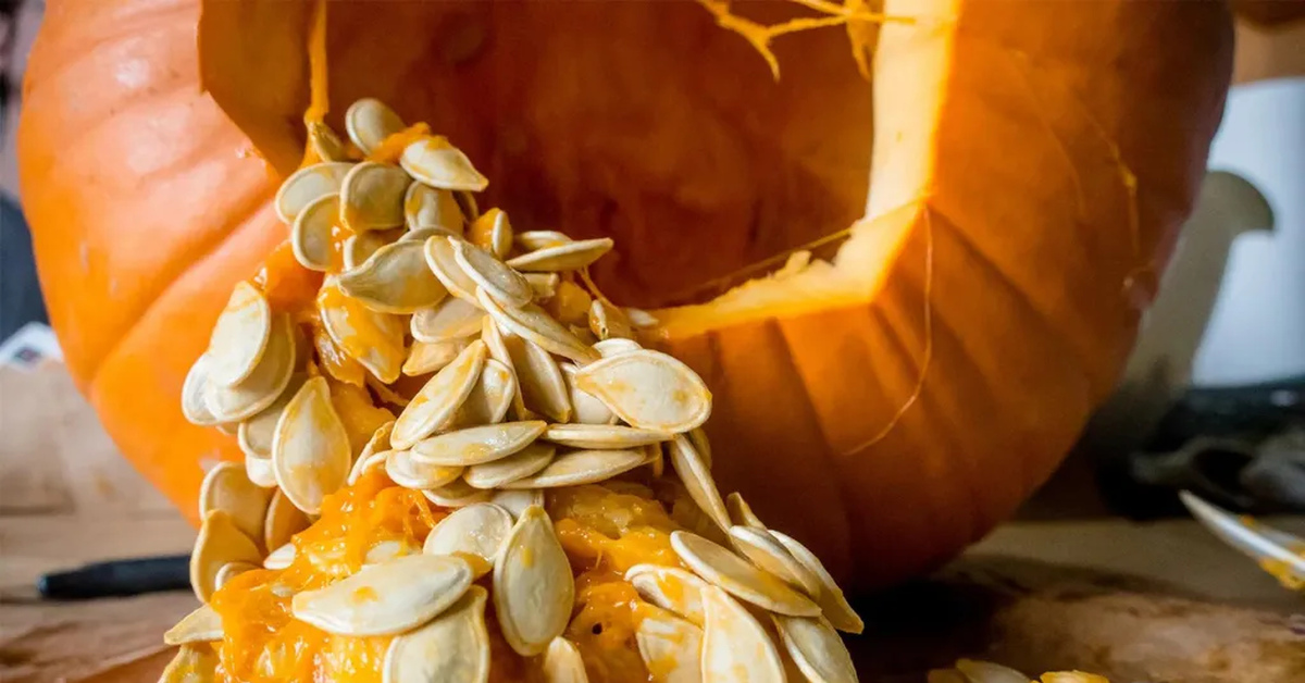 Älä enää koskaan heitä kurpitsansiemeniä pois: tässä on muutama herkullinen ruoka, jonka voit valmistaa niistä!