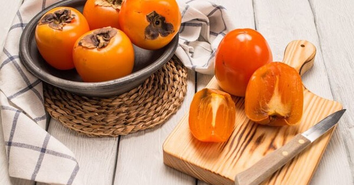 Kaki-hedelmän piilotetut täplät: kannattaako ne heittää pois vai voiko hedelmän silti syödä?