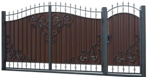 Ristikko-ovia ei enää käytetä talon julkisivussa: trendi, joka korvaa ne turvallisuuden ja tyylin vuoksi