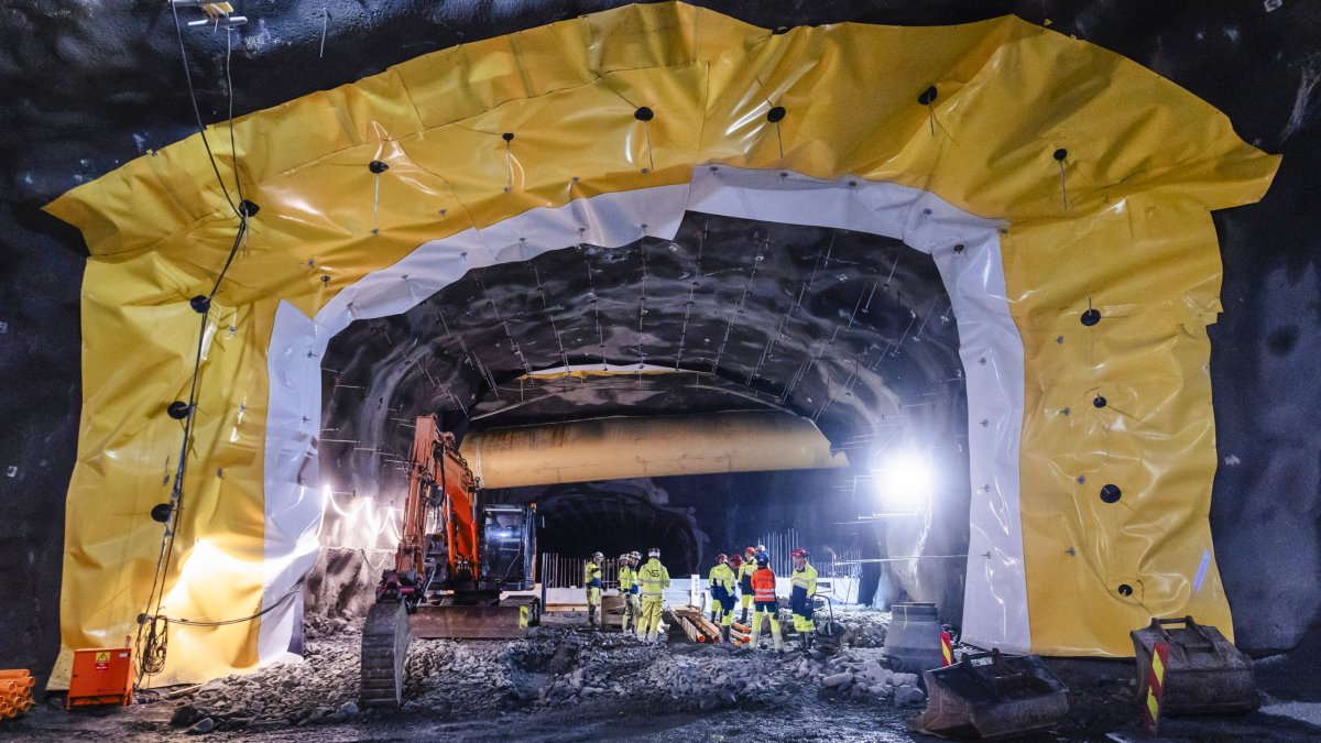 Maailman pisin ja syvin vedenalainen megaprojekti on jo käynnissä, ja työt jatkuvat ympäri vuorokauden.
