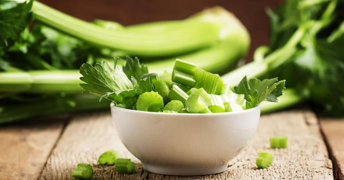 Se on rapeaa ja sisältää runsaasti vitamiineja, jotka vahvistavat immuunijärjestelmää. Se myös edistää ruoansulatusta, puhdistaa elimistöä ja tukee sydämen toimintaa.