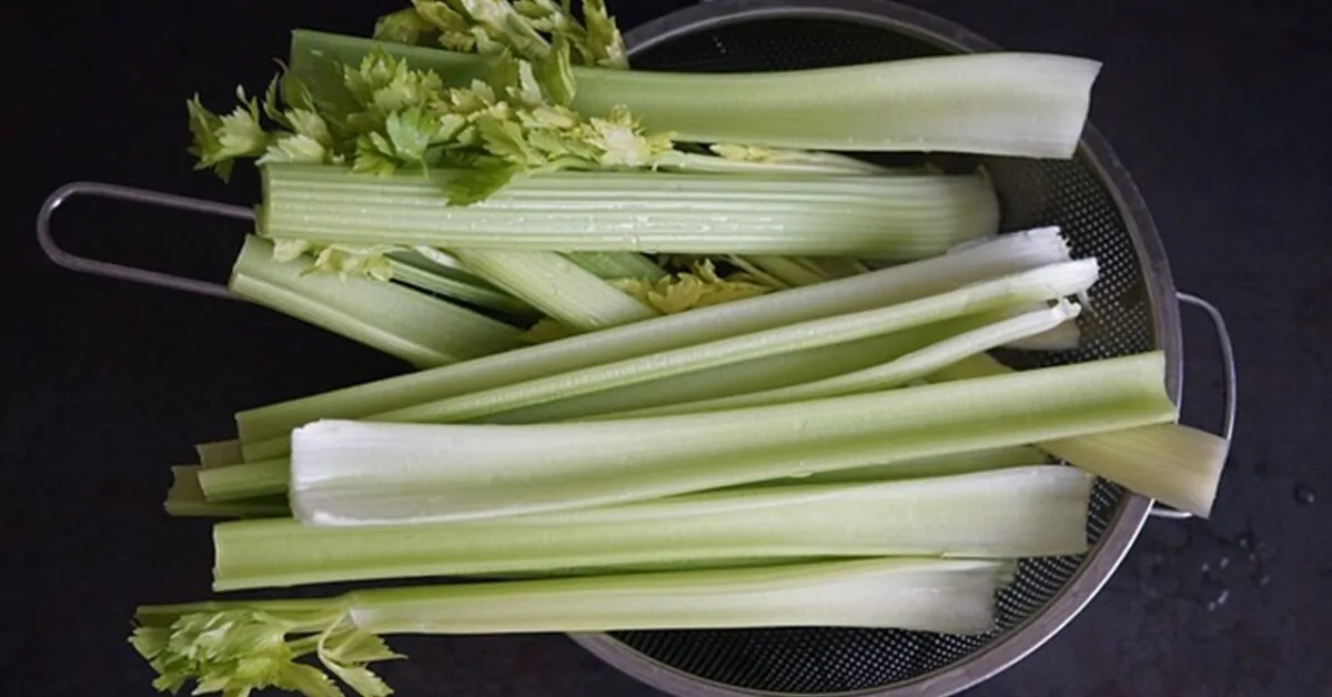 Se on rapeaa ja sisältää runsaasti vitamiineja, jotka vahvistavat immuunijärjestelmää. Se myös edistää ruoansulatusta, puhdistaa elimistöä ja tukee sydämen toimintaa.