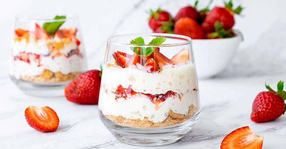 Helppo ja nopea: kuinka valmistaa tiramisu punaisista hedelmistä ilman uunia