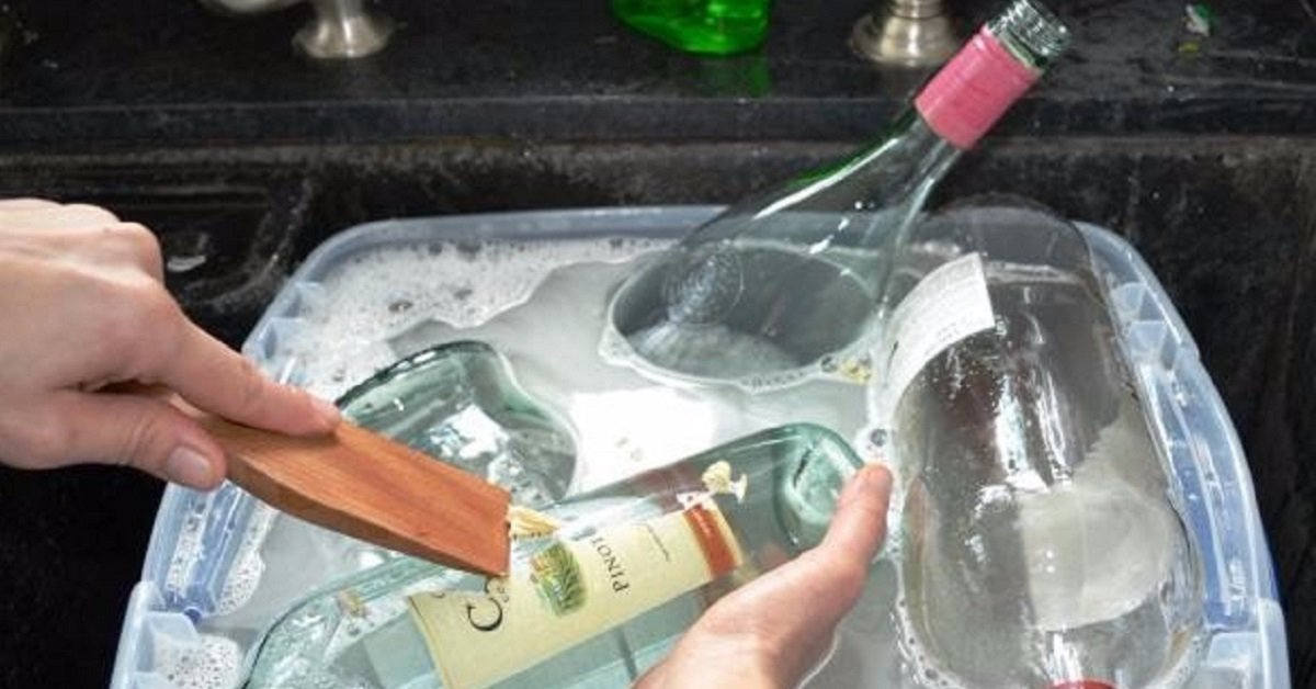 Selitetään kaksi helppoa tapaa poistaa tarran jäänteet muutamassa sekunnissa.