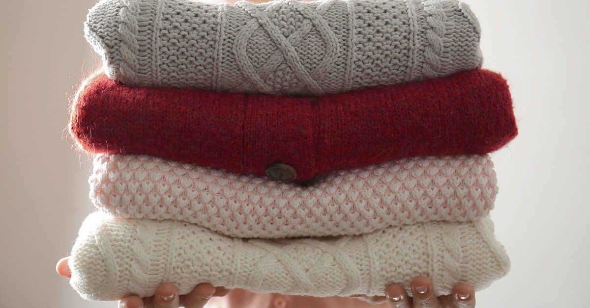 Muuttuvatko villapaidat vanhoiksi, kuluneiksi rievuksi jokaisen pesun jälkeen? Käytä näitä yksinkertaisia vinkkejä niiden säilyttämiseksi!