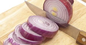 Sipulin ja ruokasoodan sekoittaminen: miksi se on suositeltavaa ja mitä hyötyä siitä on