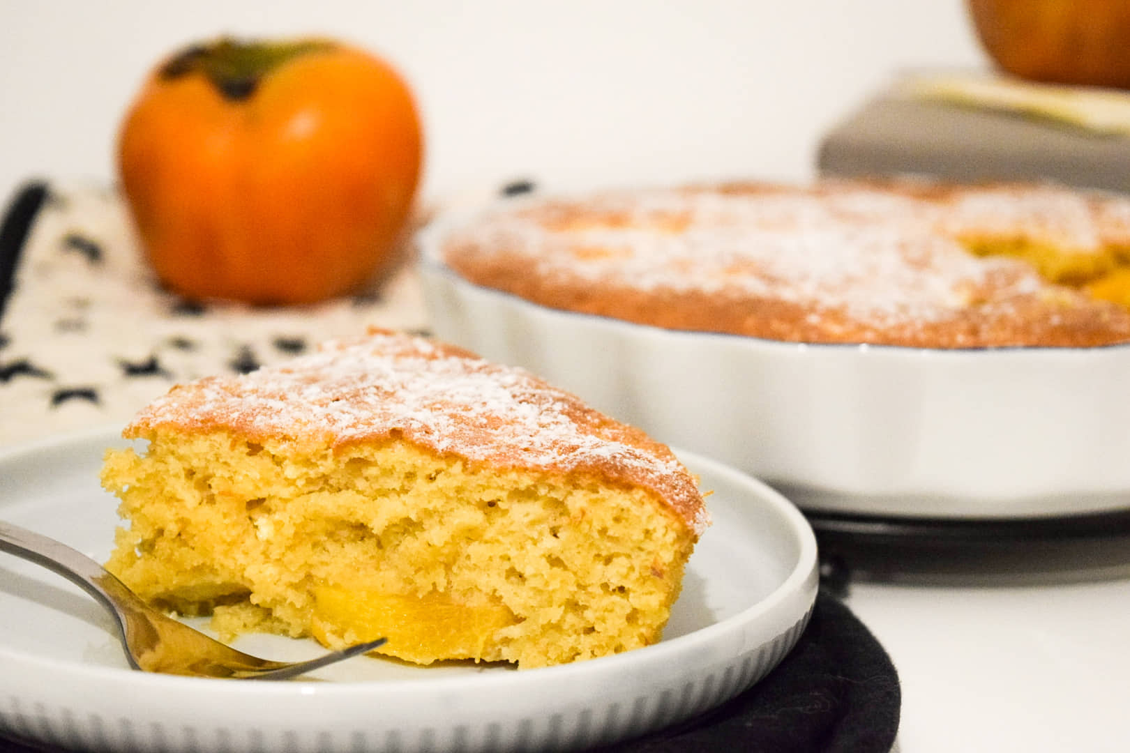 Se on runsaasti kuitua sisältävä ja vähäkalorinen. Tämä tomaattia muistuttava hedelmä on nyt sesongissa.