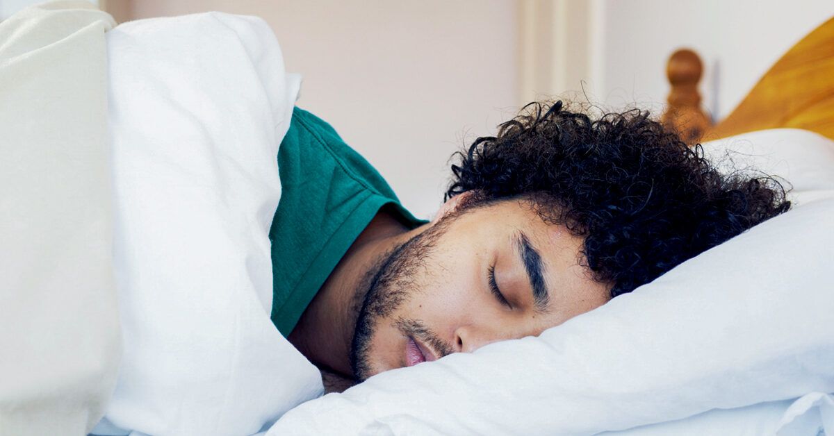 Kuinka monta tuntia unta ihminen tarvitsee ja missä iässä? Ota selvää, kuinka monta tuntia unta päivässä jokainen ihminen tarvitsee, lapsista aikuisiin.