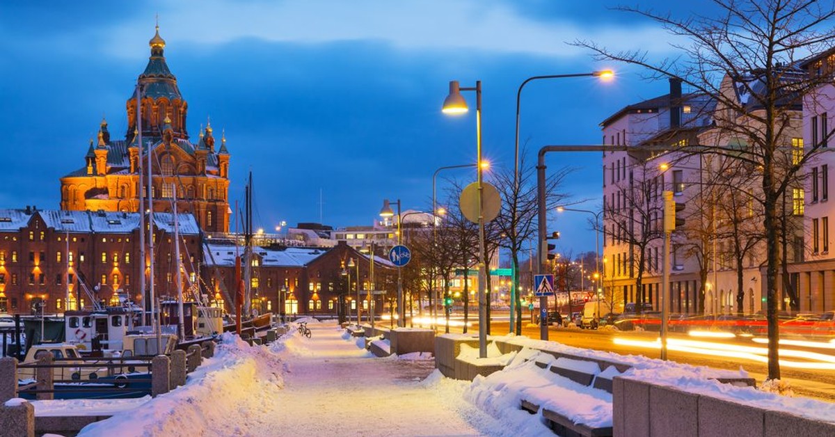 Nerea Bartolomé, espanjalainen arkkitehti Suomessa: ”Talvi on erittäin raskas, koska aamu valkenee klo 9.00 ja ilta pimenee klo 15.30; tulet töihin yöllä ja lähdet myös yöllä. Kaikki tuntuu raskaammalta, elämä maassa hidastuu.”