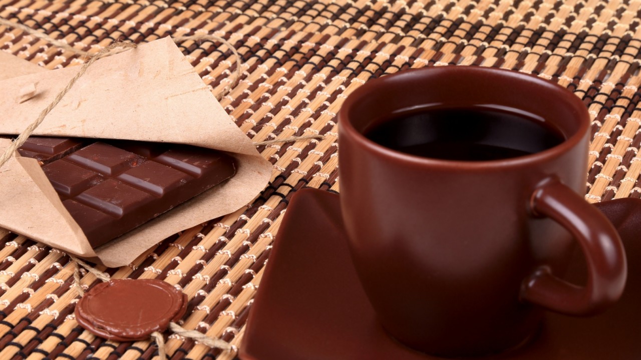 Tumma suklaa ja kahvi sisältävät luonnollista yhdistettä, joka on suoraan yhteydessä ikääntymisen hidastumiseen.