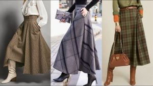 Hyvästi, tiukat hameet: 8 vapaata hametta Zara ja Stradivarius, joita muotitietoiset naiset yhdistävät korkeisiin saappaisiin.