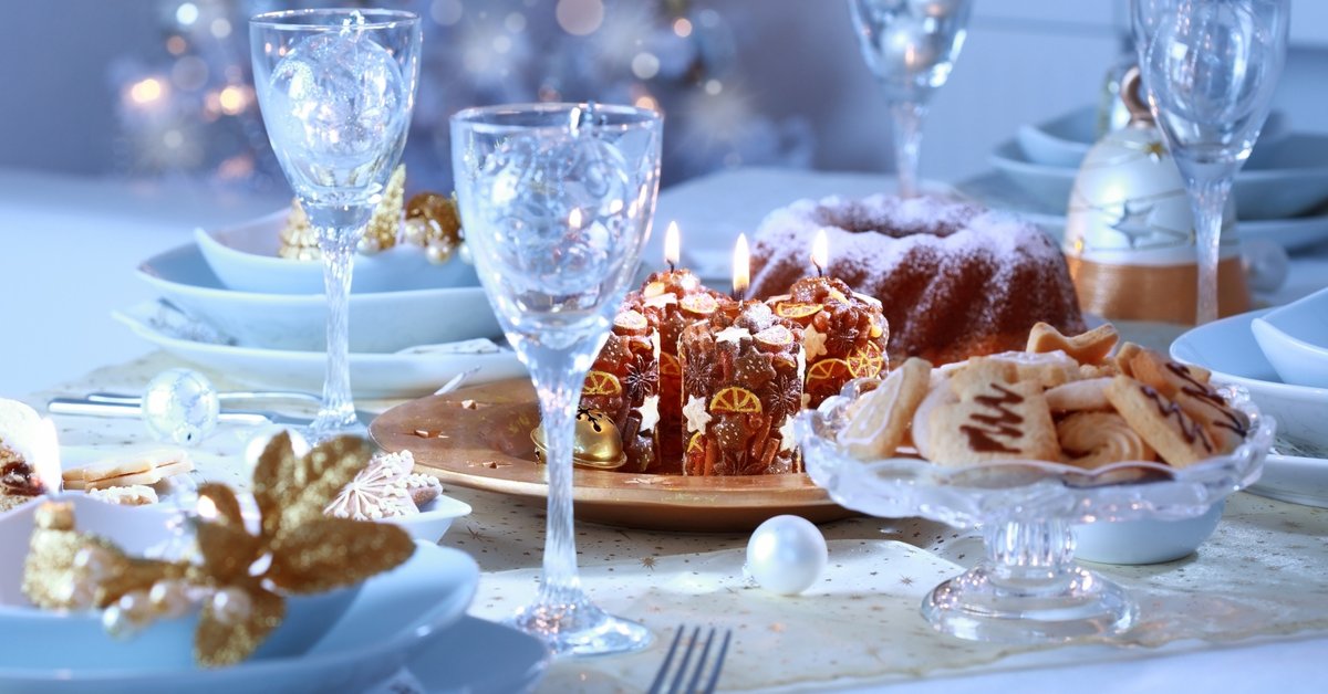 Joulukoristeet: 60 ideaa juhlapöydän koristeluun vuonna 2025