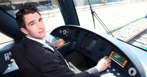 Kuinka paljon Santiago Metron kuljettajat ansaitsevat ja miten valintaprosessi etenee?