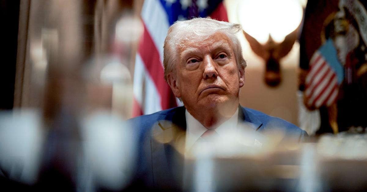 Yhdysvallat uhkaa kansainvälistä rikostuomioistuinta uusilla sanktioilla, ellei se lupaa olla nostamatta syytteitä Trumpia vastaan.