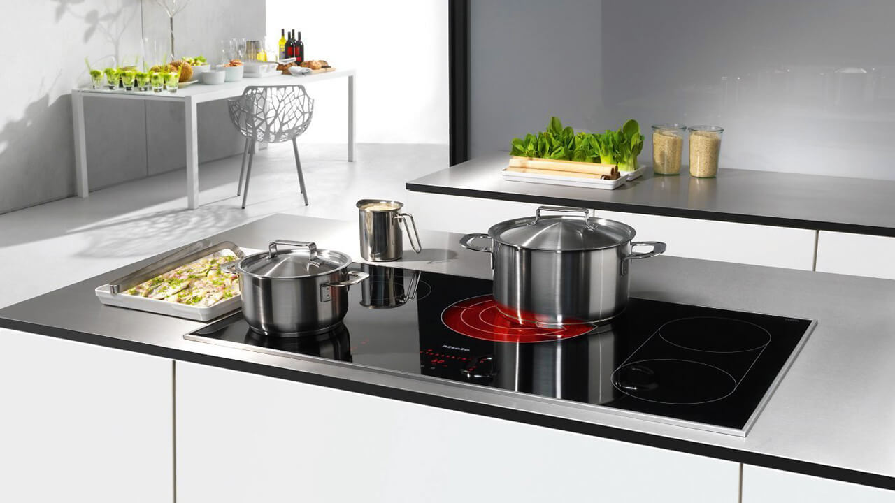 Stanfordin uusi tutkimus väittää, että siirtyminen sähköliedelle vähentää typpioksidipäästöjä sisätiloissa yli 50 %.