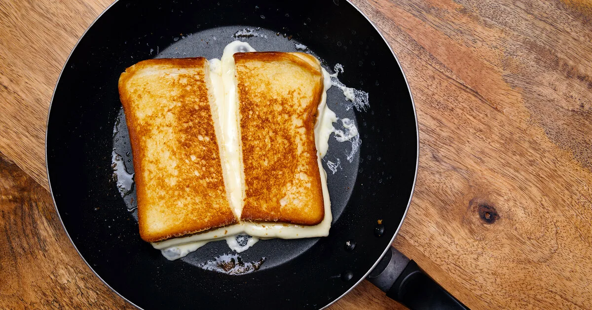 Tämä paistinpannu on valloittanut parhaiden kokkien sydämet! Se johtaa lämpöä erinomaisesti eikä ruoka tartu siihen kiinni.