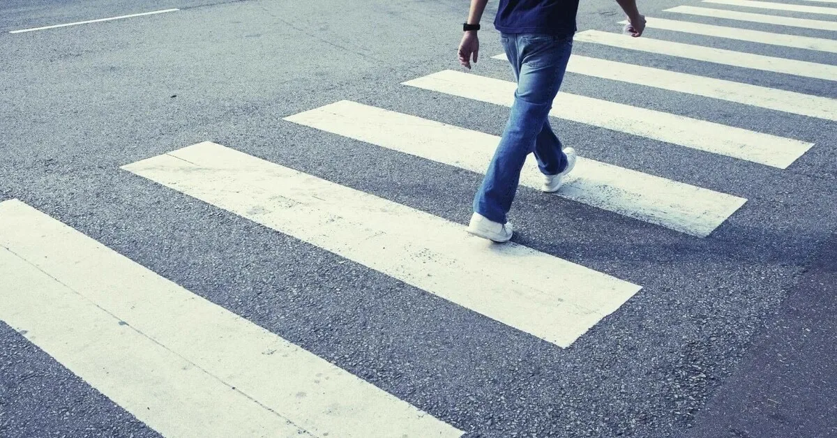 Psykologit väittävät, että se, miten auto tervehtii sinua kadun ylittäessäsi, on tiiviisti yhteydessä tiettyihin persoonallisuuden piirteisiin.