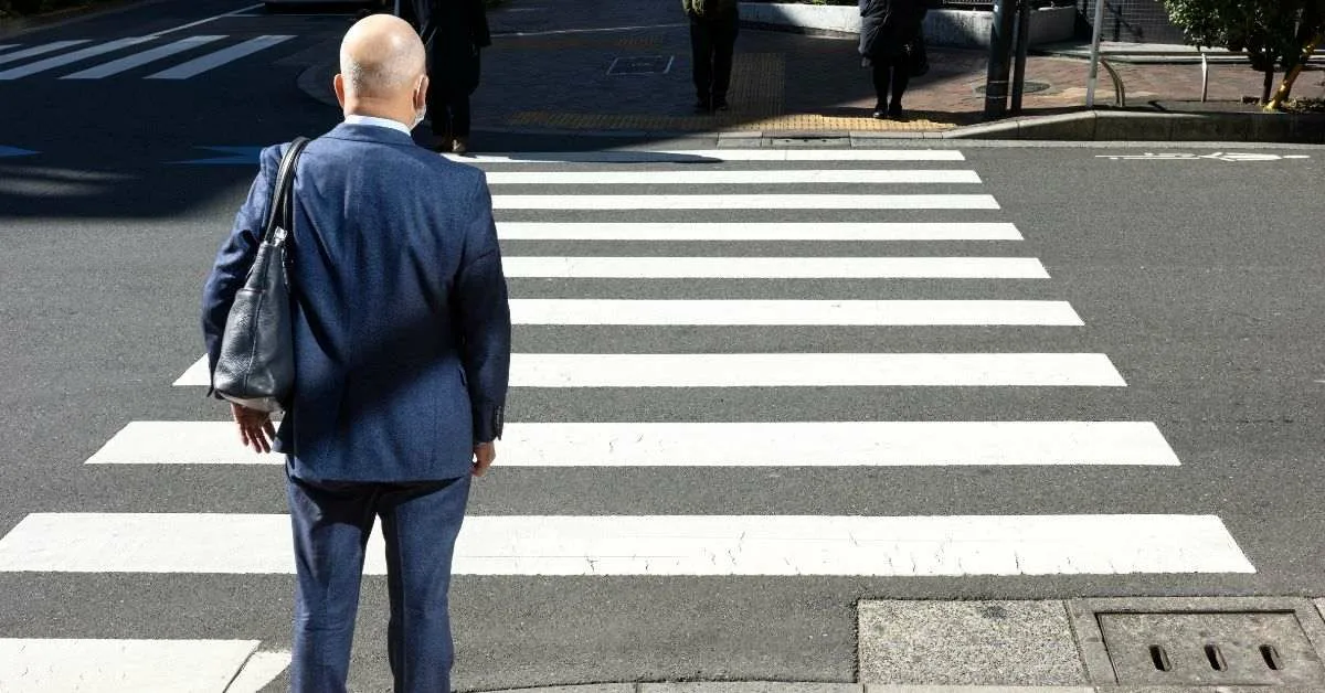 Psykologit väittävät, että se, miten auto tervehtii sinua kadun ylittäessäsi, on tiiviisti yhteydessä tiettyihin persoonallisuuden piirteisiin.