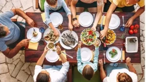 Sano hyvästit perinteiselle ruokapöydälle: terveellisempi ja modernimpi trendi on tulossa.