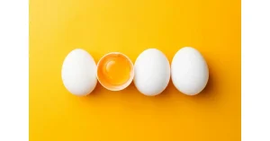 Punainen täplä munassa. Harvat tietävät, mitä se tarkoittaa ja onko tällaisen munan syöminen turvallista.