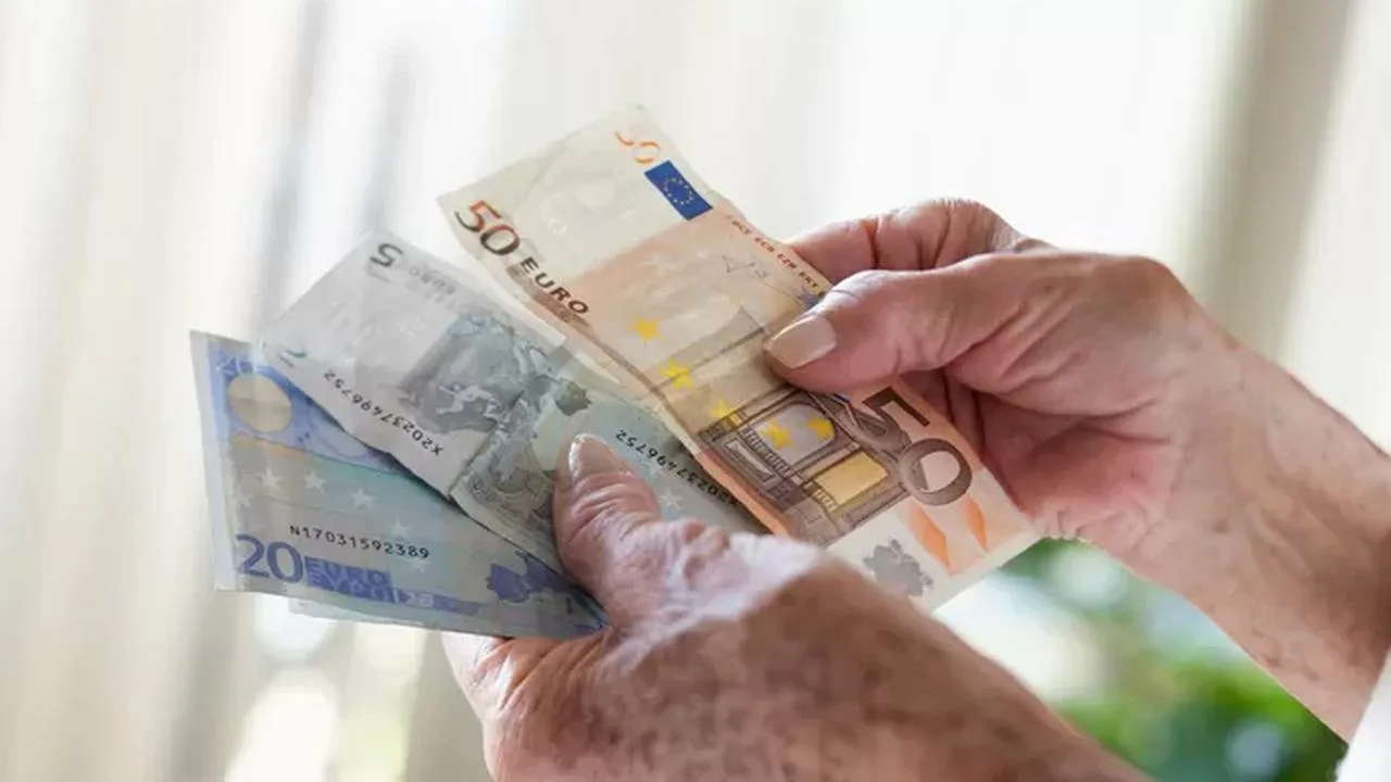 Tässä maassa isoisä keräsi 450 000 euroa pojanpojalleen, mutta tuomioistuimen päätöksen mukaan työvoimatoimisto on velvollinen maksamaan hänelle työttömyyskorvausta.