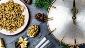 Kuinka feng shui -oppien mukaan linssejä sisältävä lautanen tulisi asettaa, jotta se houkuttelisi runsautta.