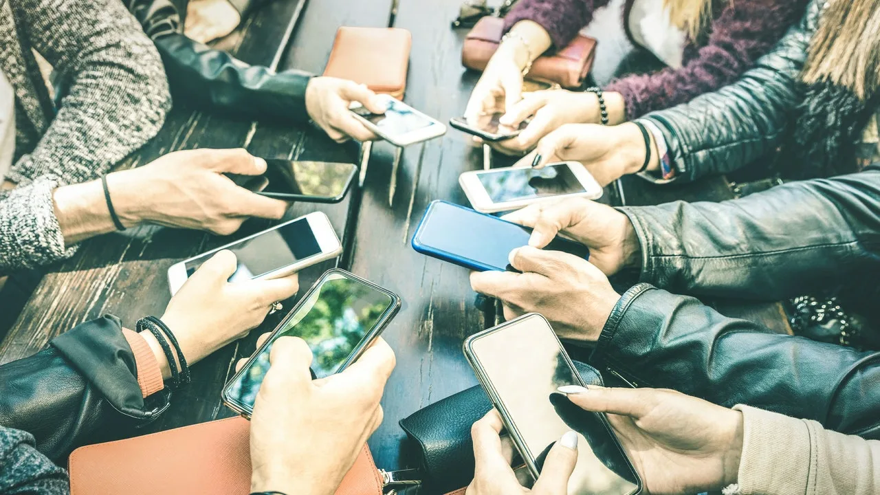 Säännöllinen käyttö: tämä asetus vapauttaa puhelimesi muistin.