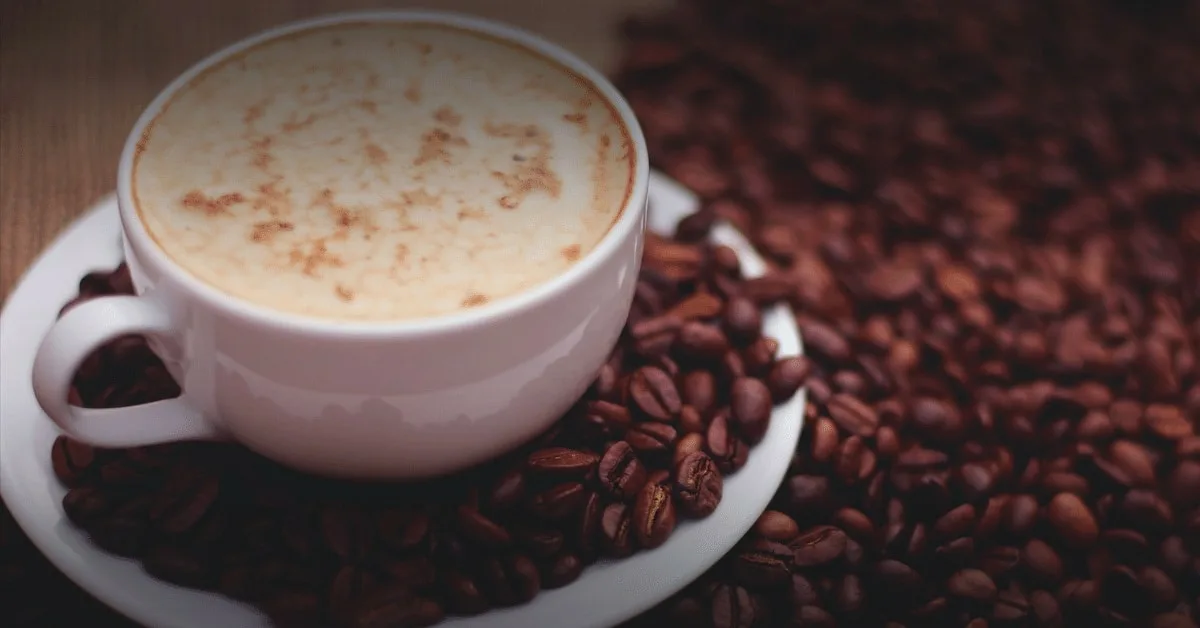 Sokeriton kahvi: hyödyt, riskit ja sivuvaikutukset