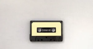 Nykyään vanhat kasetit ovat kullanarvoisia. Jos sinulla on niitä, voit ostaa niillä unelmiesi loman.
