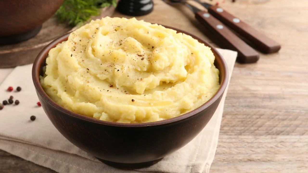 Martin Berasategi (65), kokki: ”Kermainen perunamuusi valmistuu sekoittamalla 550 g perunaa 250 ml maitoon ja voihin.”