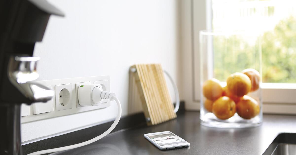 Uusien pistorasioiden asentamisen todellisuus kotona, sähköasentajan mukaan: ”Aiemmin se maksoi 30 euroa pistorasiasta, nyt noin 50 euroa”.