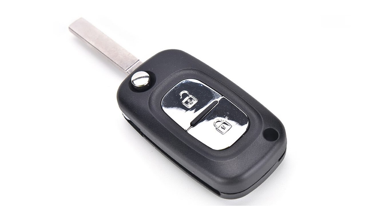 Poliisi löysi avaimet autosta ja otti ne talteen. Muutamaa tuntia myöhemmin omistaja ilmoitti autonsa varastetuksi.