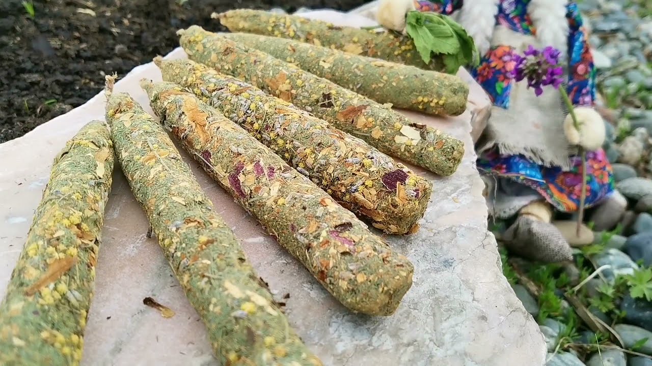 Oreganon sekoittaminen sulatetun kynttilävahan kanssa: miksi se on suositeltavaa ja miksi se on hyödyllistä.