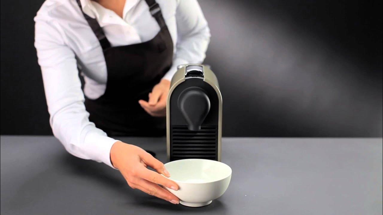 Kuinka puhdistaa kahvinkeitin oikein ja estää kalkin ja sakkautumisen muodostuminen: miten se tehdään.