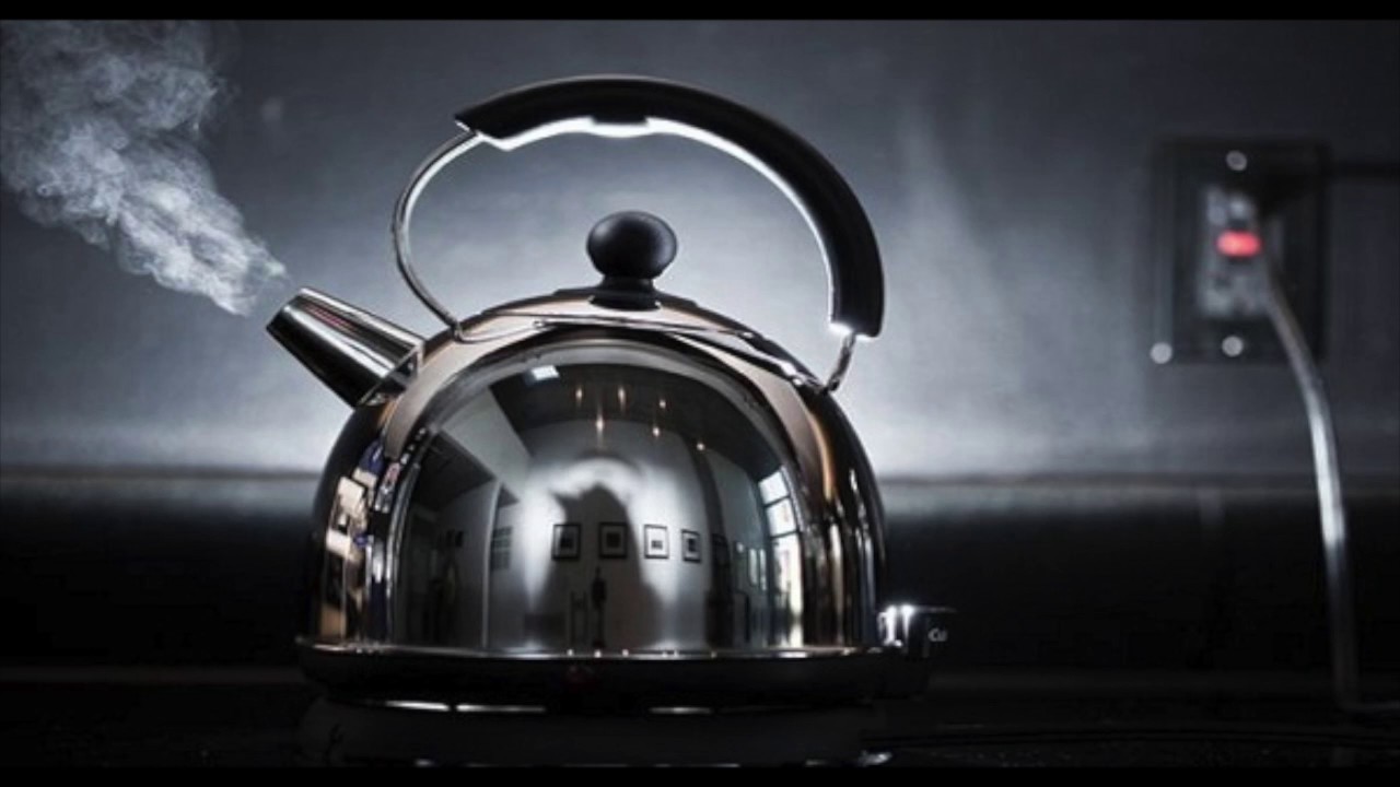 Asiantuntijat muistuttavat meitä yhdestä tärkeästä periaatteesta, jota on noudatettava, kun keitetään vettä sähkövedenkeittimessä, mutta jota useimmat ihmiset eivät noudata.