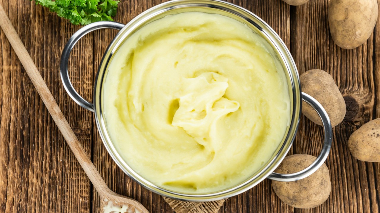 Martin Berasategi (65), kokki: ”Kermainen perunamuusi valmistuu sekoittamalla 550 g perunaa 250 ml maitoon ja voihin.”