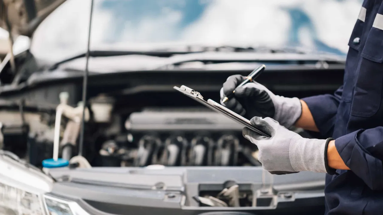 10 vuotta vanhojen autojen vuosittaisen katsastuksen poistaminen. Miksi EU:n liikenneministerit hylkäävät tällaisen turvallisuustoimenpiteen?