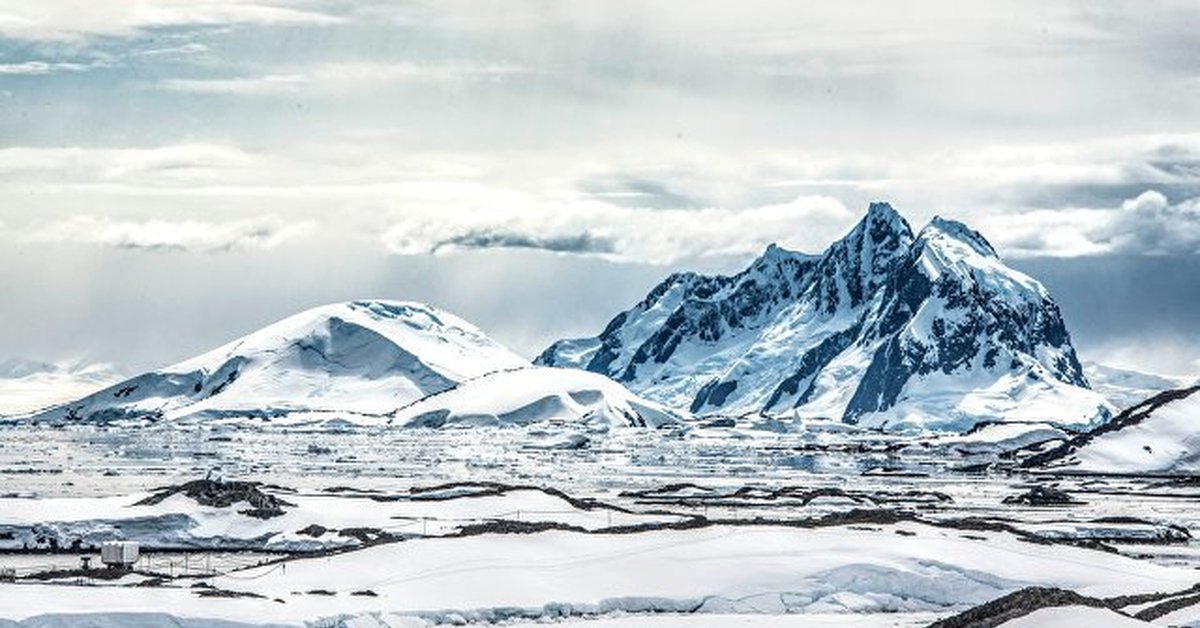 Myytin ja tieteen välissä: tämä on Terror-vuori, joka kohoaa Antarktiksen yläpuolella ja kätkee sisäänsä tarinoita pioneereista ja unohtumattomista urotöistä.