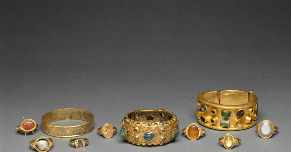 Suomalaisesta kirpputorista löydettyjen muinaisten sormusten mysteeri kiehtoo arkeologeja